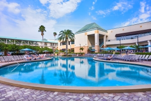 Pool at Rosen Plaza Hotel